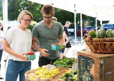 Phinney Farmers Market to return this summer, looking for musicians
