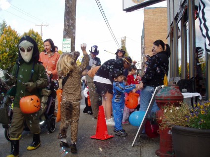 Trick-or-treaters take over Greenwood and Phinney