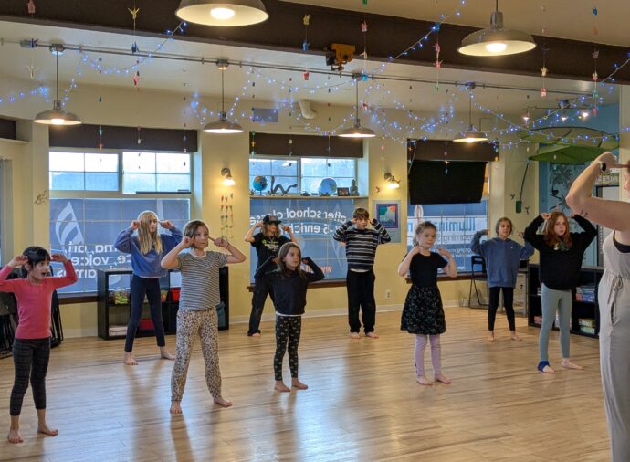 PXL_20250227_005414672.MP_-690×506